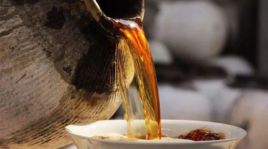 疫情加速行業分化 白酒“價格戰”硝煙漸起